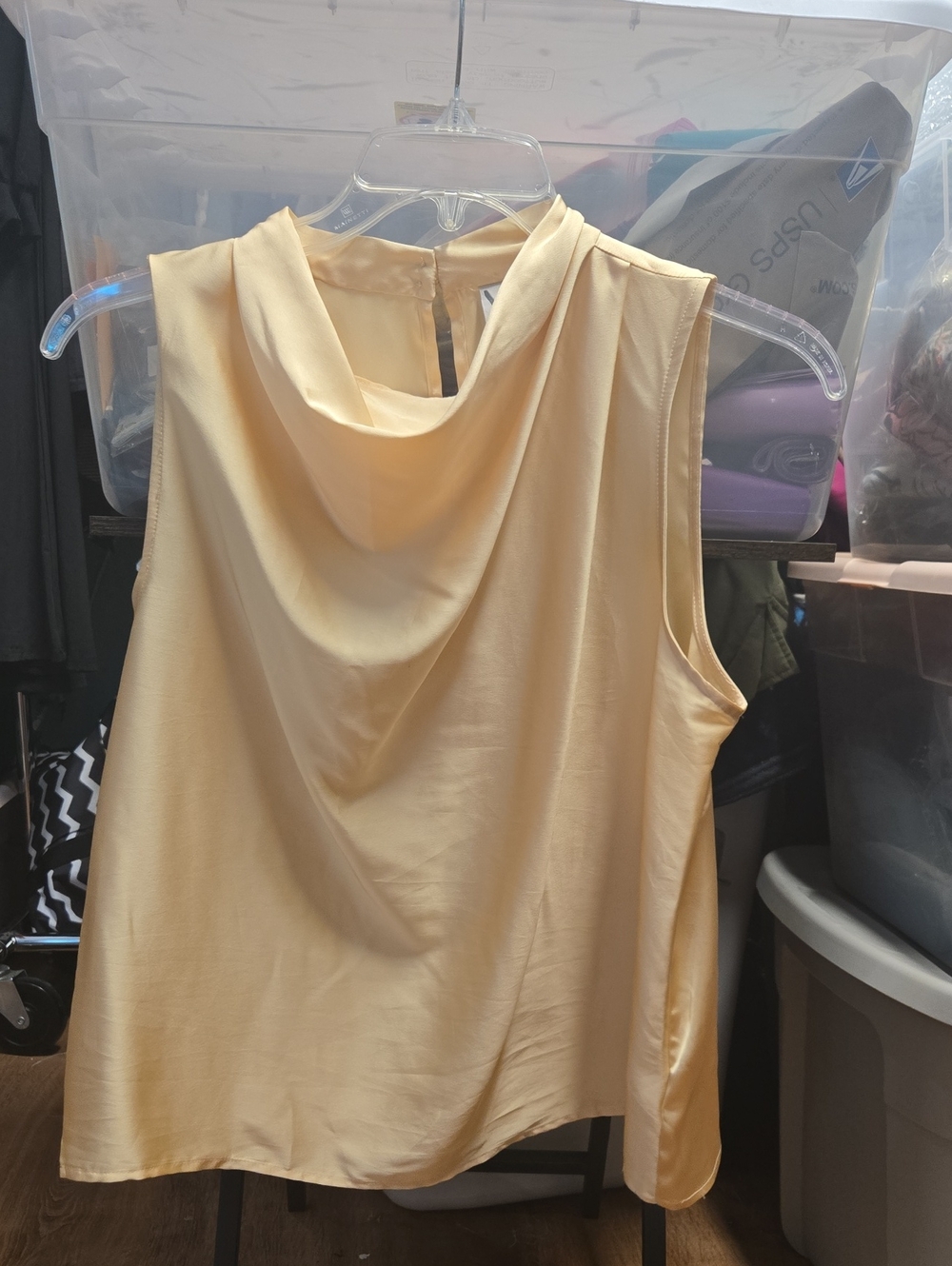 🎄Worthington medium Sleeveless Blouse - Picture 3 of 5